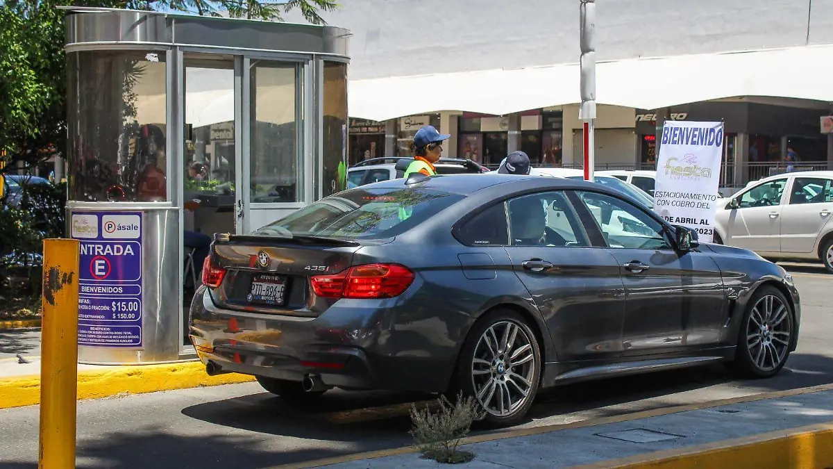 Estacionamiento FMO 4